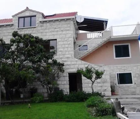 Franka Apartman Sumartin