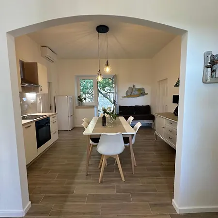 Franka Apartman Sumartin